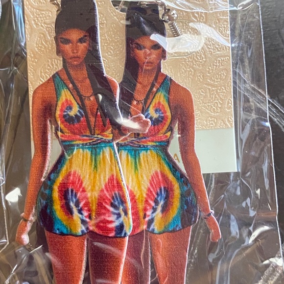 African American Black Woman Wooden Earrings - Picture 1 of 2